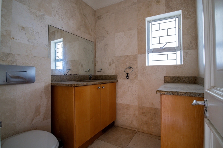 To Let 1 Bedroom Property for Rent in Mouille Point Western Cape